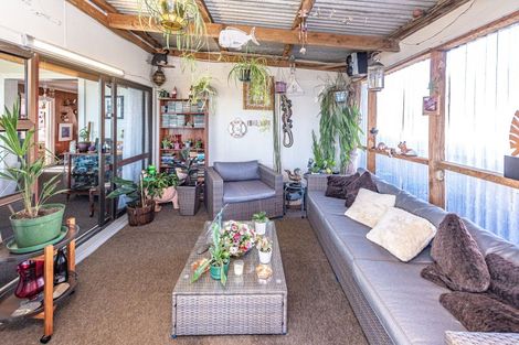 Photo of property in 2 Wharf Street, Castlecliff, Whanganui, 4501