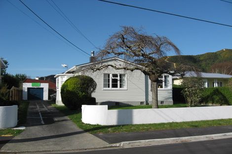 Photo of property in 7 Avon Street, Waterloo, Lower Hutt, 5011