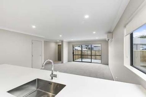 Photo of property in 8 Brindle Way, Newlands, Wellington, 6037