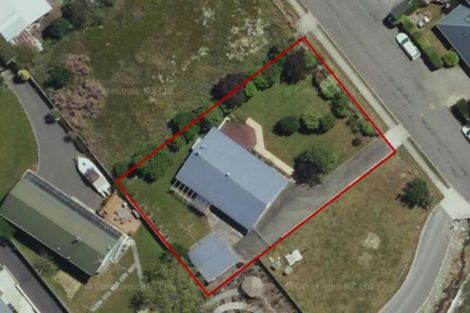 Photo of property in 6 Waimarama Street, Waikawa, Picton, 7220