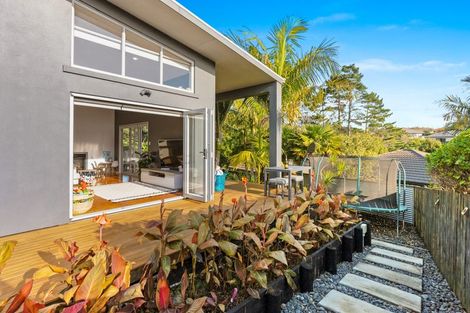 Photo of property in 20 Admirals Court Drive, Greenhithe, Auckland, 0632