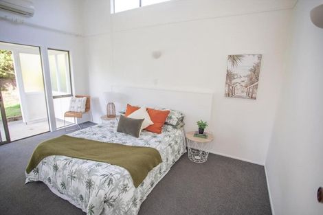 Photo of property in 2 Puketiro Place, Paihia, 0200