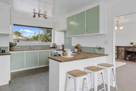 Photo of property in 2 Queen Street, Springfield, 7681