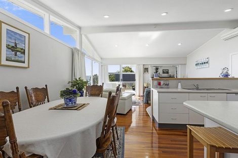 Photo of property in 3 Tirowhanga Road, Paremata, Porirua, 5024