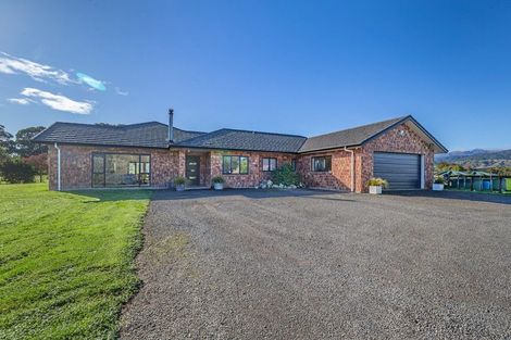 Photo of property in 195 Muhunoa Road East, Ohau, Levin, 5570