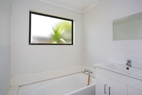 Photo of property in 2/8 Freyberg Crescent, Pukekohe, 2120