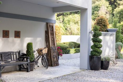 Photo of property in 137 Blackbarn Road, Havelock North, 4294