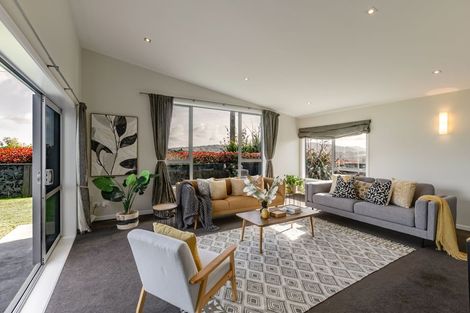 Photo of property in 17 Botany Lane, Whitby, Porirua, 5024