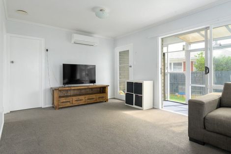 Photo of property in 53 Collins Road, Melville, Hamilton, 3206