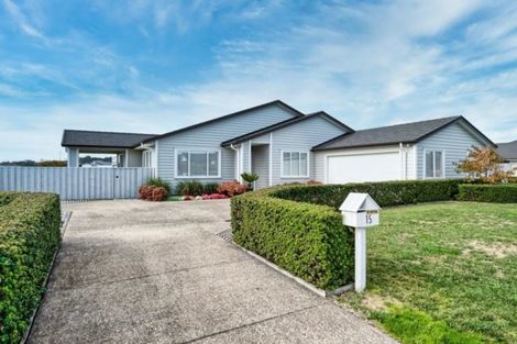 Photo of property in 15 Turpin Road, Riverhead, 0820