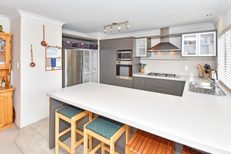 Photo of property in 21 Stranraer Crescent, Wattle Downs, Auckland, 2103