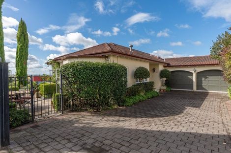 Photo of property in 145 Clarence Street, Hamilton Lake, Hamilton, 3204