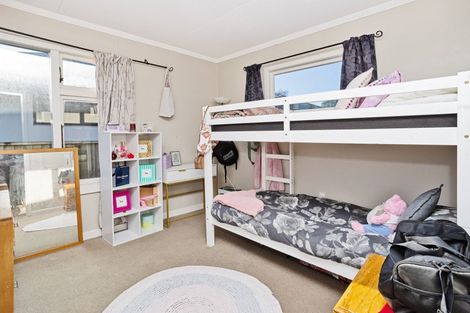 Photo of property in 66 Bullar Street, Grasmere, Invercargill, 9810