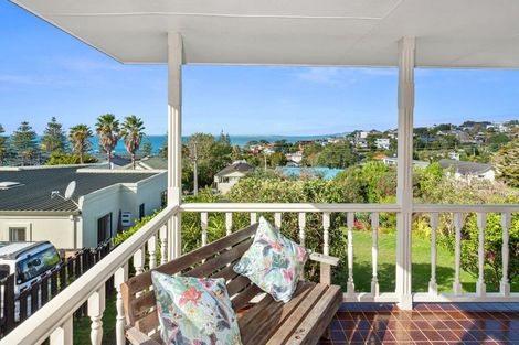 Photo of property in 98 Hebron Road, Waiake, Auckland, 0630