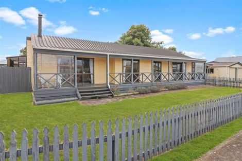 Photo of property in 12 Gregg Street, Dannevirke, 4930