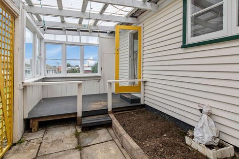 Photo of property in 81 Swiss Avenue, Gonville, Whanganui, 4501