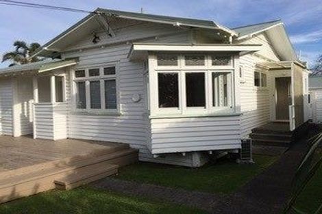 Photo of property in 27 Horotutu Road, Greenlane, Auckland, 1061