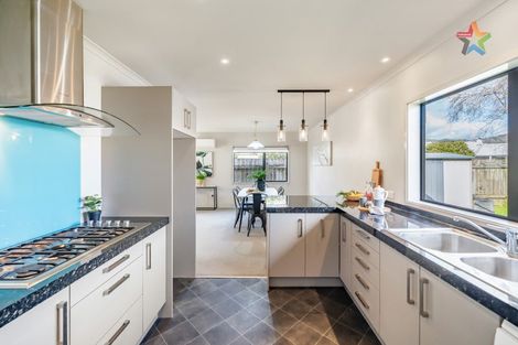 Photo of property in 14a Glen Road, Stokes Valley, Lower Hutt, 5019