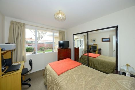 Photo of property in 17 Thurso Place, New Brighton, Christchurch, 8083