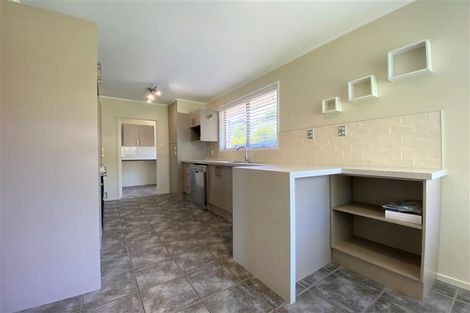 Photo of property in 36 Sequoia Place, Sunnynook, Auckland, 0620