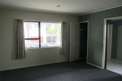 Photo of property in 23 Leiden Place, Totara Vale, Auckland, 0629