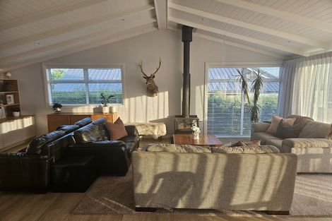 Photo of property in 1 Hoskins Avenue, Hillsborough, Auckland, 1042