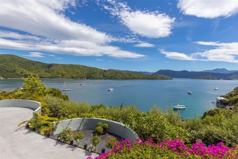 Photo of property in 2 Marina View Estate, Waikawa, Picton, 7281