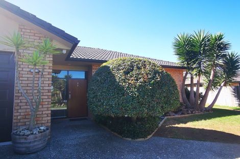 Photo of property in 7 Parkhaven Drive, Rosehill, Papakura, 2113