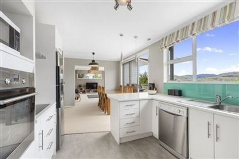 Photo of property in 31 Spinnaker Drive, Whitby, Porirua, 5024