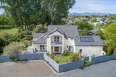 Photo of property in 30 Chateau Drive, Burnside, Christchurch, 8053