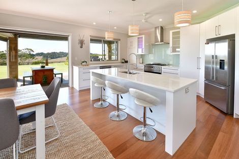 Photo of property in 10 Joblin Road, Wainui, Silverdale, 0994