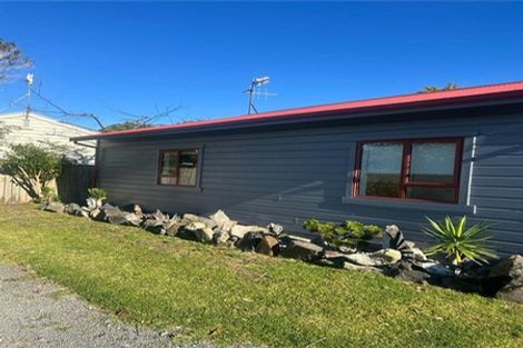 Photo of property in 27 Golf Road, Paraparaumu Beach, Paraparaumu, 5032