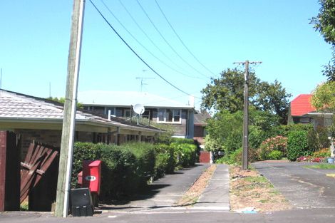 Photo of property in 1/166 Onewa Road, Northcote, Auckland, 0627