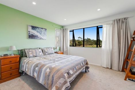 Photo of property in 30 Aitkenhead Court, Parakai, 0830