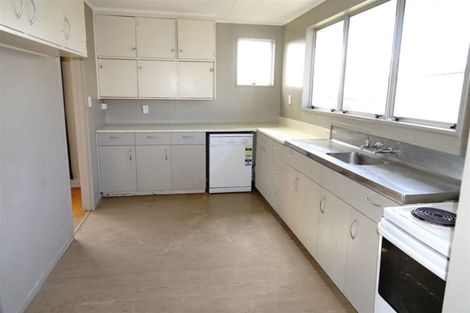 Photo of property in 1 Winlove Crescent, Waipukurau, 4200