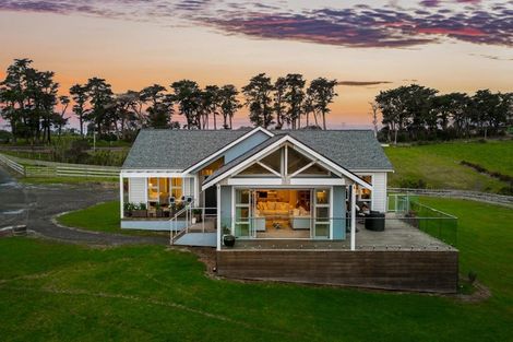 Photo of property in 252 Amreins Road, Taupaki, Henderson, 0782