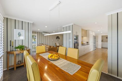 Photo of property in 3 Pounamu Place, Shelly Park, Auckland, 2014