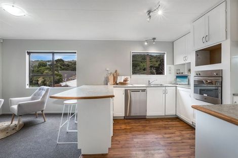 Photo of property in 16 Kinloch Place, Papakowhai, Porirua, 5024