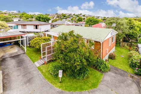 Photo of property in 2/28 Caribbean Drive, Unsworth Heights, Auckland, 0632
