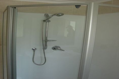 Photo of property in 3a Gretel Place, Hillcrest, Auckland, 0627