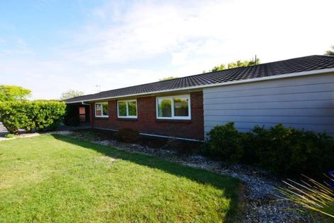 Photo of property in 14 Donzella Place, Conifer Grove, Takanini, 2112