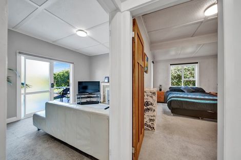 Photo of property in 72 Broadway, Waitara, 4320