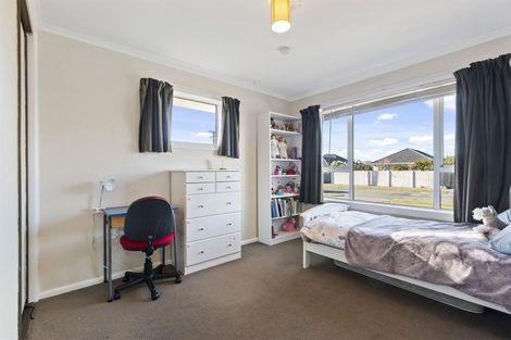 Photo of property in 25 Wilton Crescent, Bishopdale, Christchurch, 8053