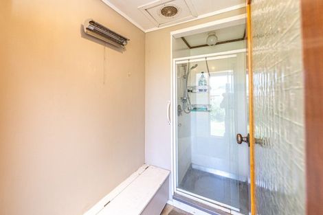 Photo of property in 16 Swinbourne Street, Waverley, 4510