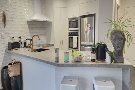 Photo of property in 38 Esther Place, Red Beach, 0932