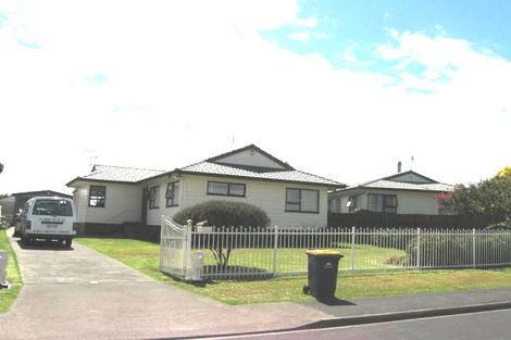 Photo of property in 27 Cabello Place, Unsworth Heights, Auckland, 0632