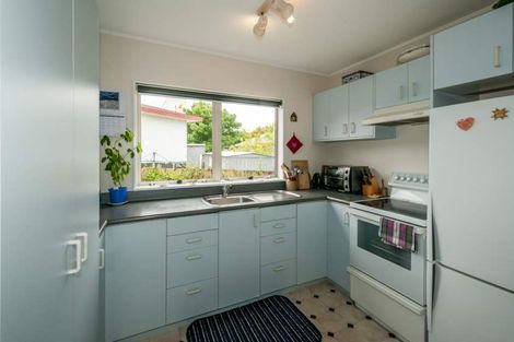 Photo of property in 2/28 Caribbean Drive, Unsworth Heights, Auckland, 0632