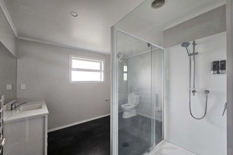 Photo of property in 11 Salas Place, Papakura, 2110