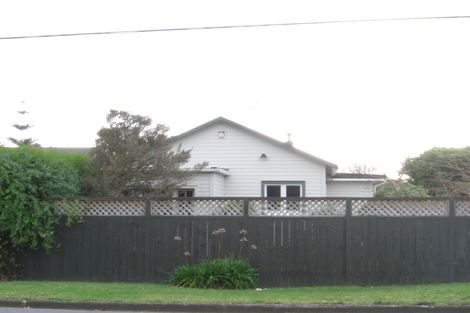 Photo of property in 49 Waimea Road, Waikanae Beach, Waikanae, 5036