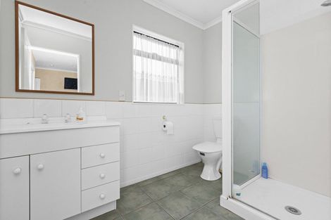 Photo of property in 15a Howard Road, Taradale, Napier, 4112